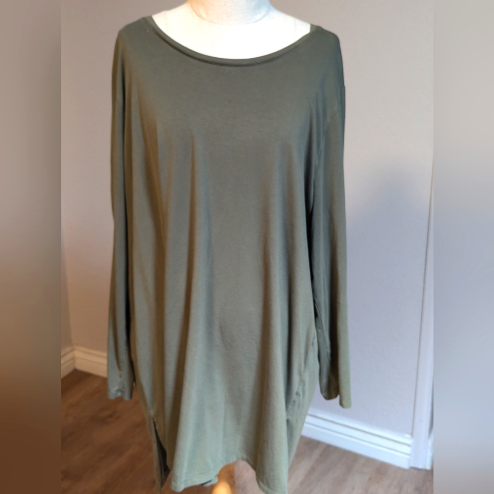 Women's plus size chicos ultimate tee size 4 (20/22-XXL)